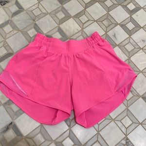 Lululemon bright pink 4” hottie hot shorts